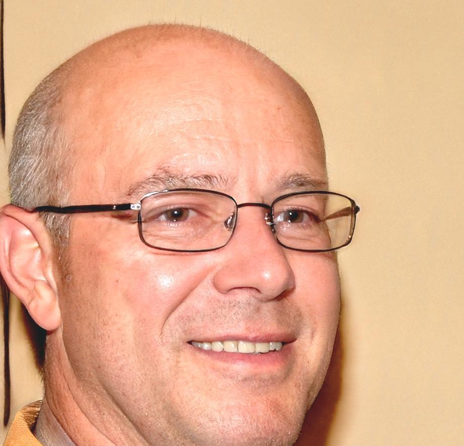 Portrait de Marc Dubois, expert en stratégie financière